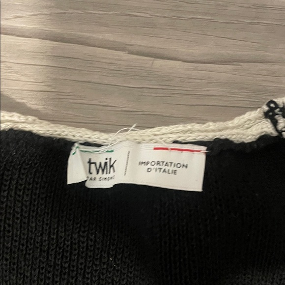 Twik Black and White Knit Top - Picture 2 of 3